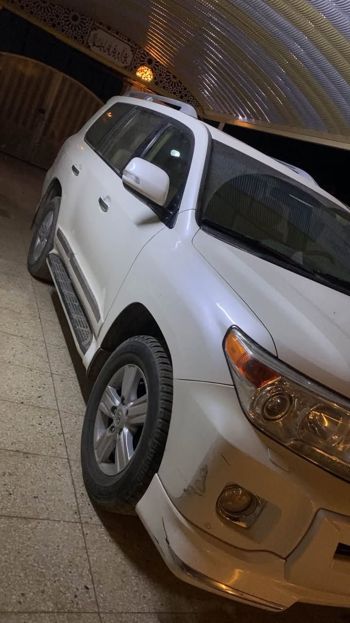 لاندكروزر • ٢٠١٣ • ماشي ١٤٠٠٠٠