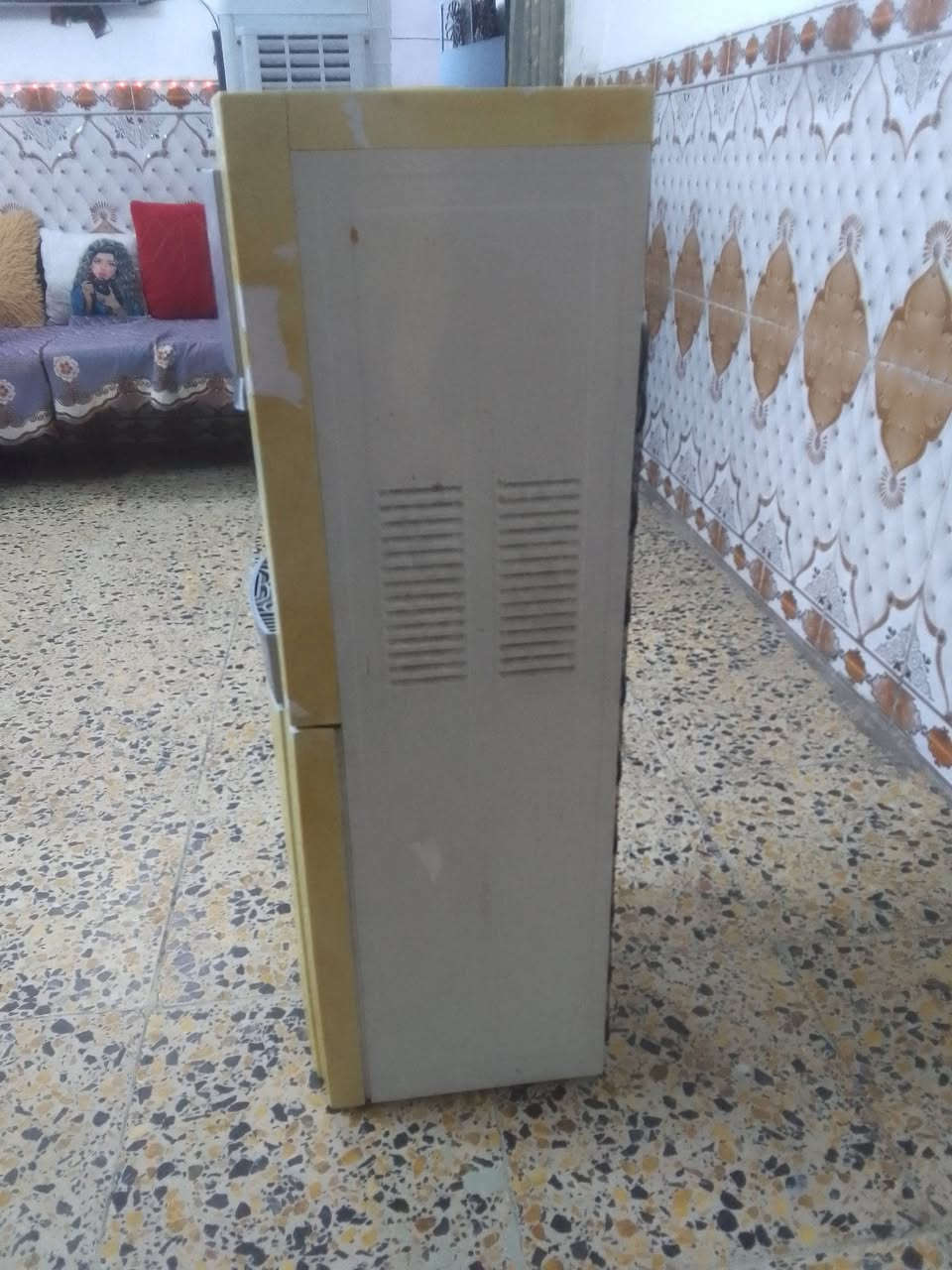 براد للبيع كلش نضيف المي ماله ثلج ولحار ماله يفور السعر 30 مكاني مدينه الصدر الاتصال ***********
