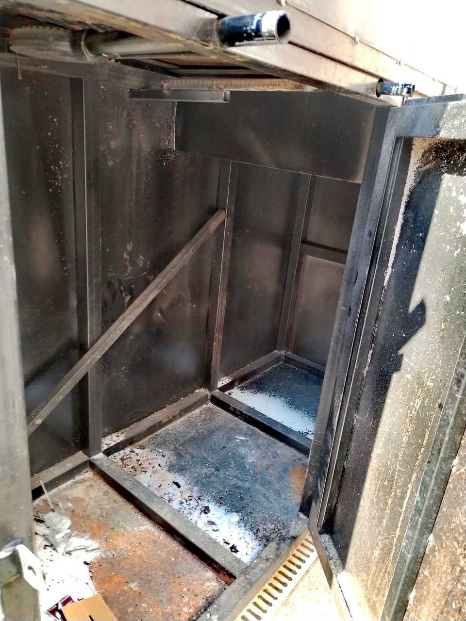 السلام عليكم جمبر جديد استخدام شهر طول مترين والعرض متر و٧٠ سم للبيع عنوان الماجديه *********** وبي مجال للشراي عمارة, ميسان
