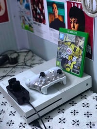 Xbox one s 500gb  اكسبوكس وان اس   ذاكره نص تيره   الالعاب بدون كيم با...