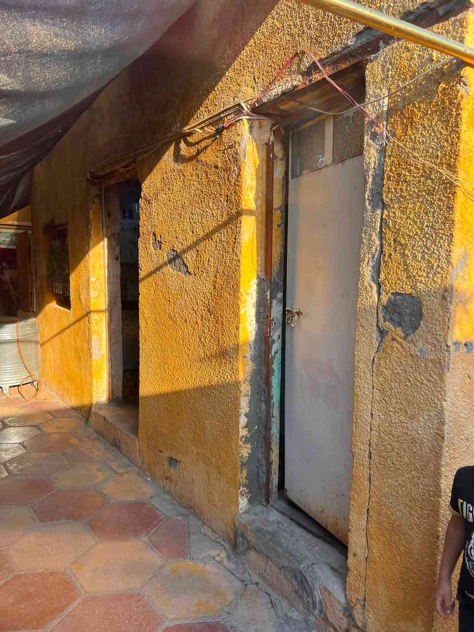 بيت للبيع مساعه95واجهيه4ونص نزال20مصقط خلف عماره المصري الاستفسار***********
