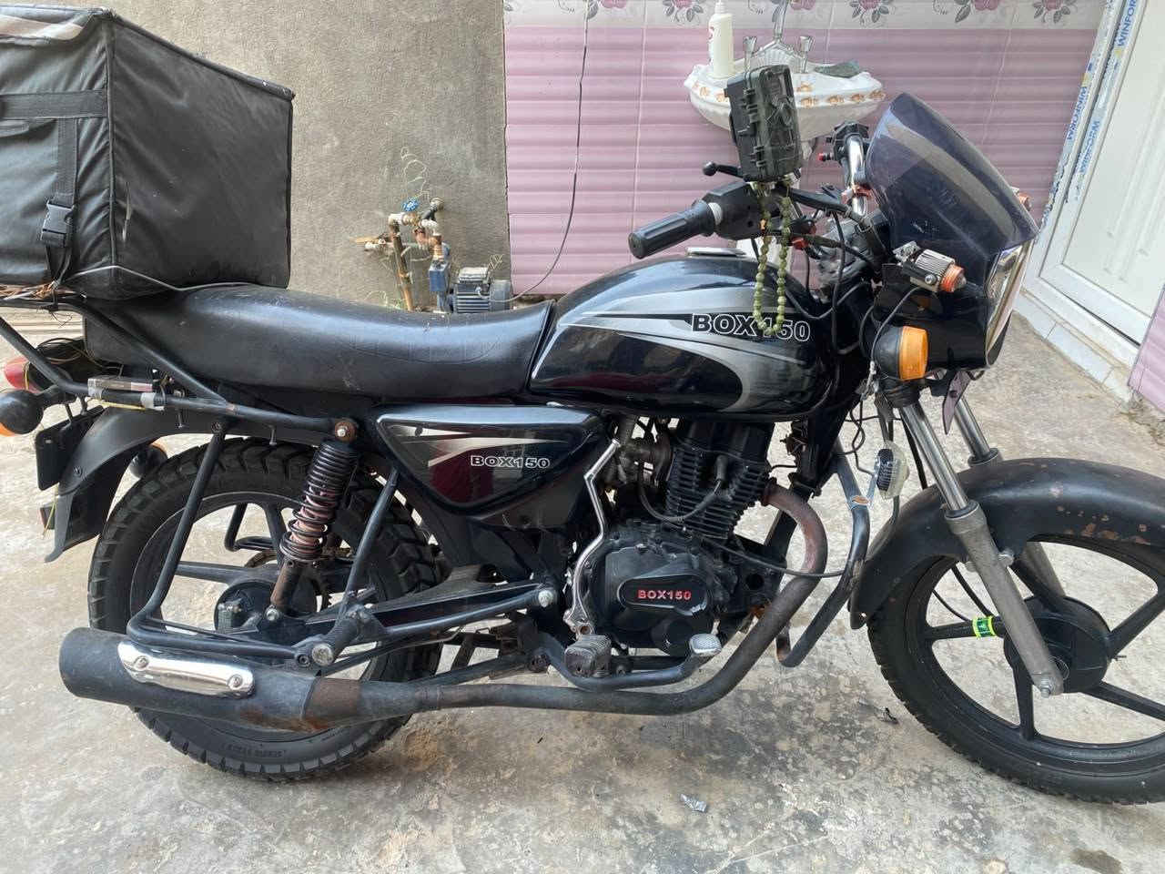 سلام عليكم دراجه بوكسر 22 نضيفه محرك مكفول دراجه ودون اوراق اكفلهه من سرقه ولعشاير سعر800 ***********
***********
المكان ابو غريب نصر وسلام

