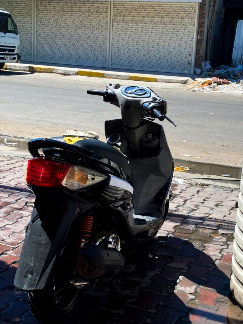 سلام عليكم سكنس شمعه ￼للبيع كفاله ‏برغي ☘️🤎ما مفتوح  سعره 900 وبيها مجال شوي عنواني لبلديات ￼
*********** ￼
