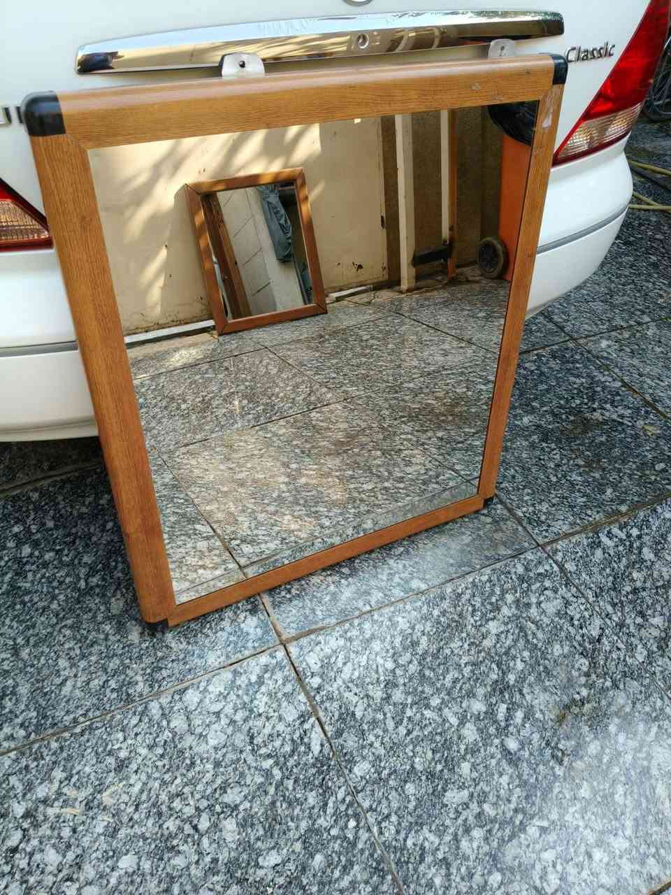 مرايات المنيوم 3 كبار وثنين صغار قياسات الكبار العرض 80 الارتفاع 90 سم الصغار ثنين قياساتهن  50*60 سم السعر 70 الف الغزاليه نظيفه جدا ***********
