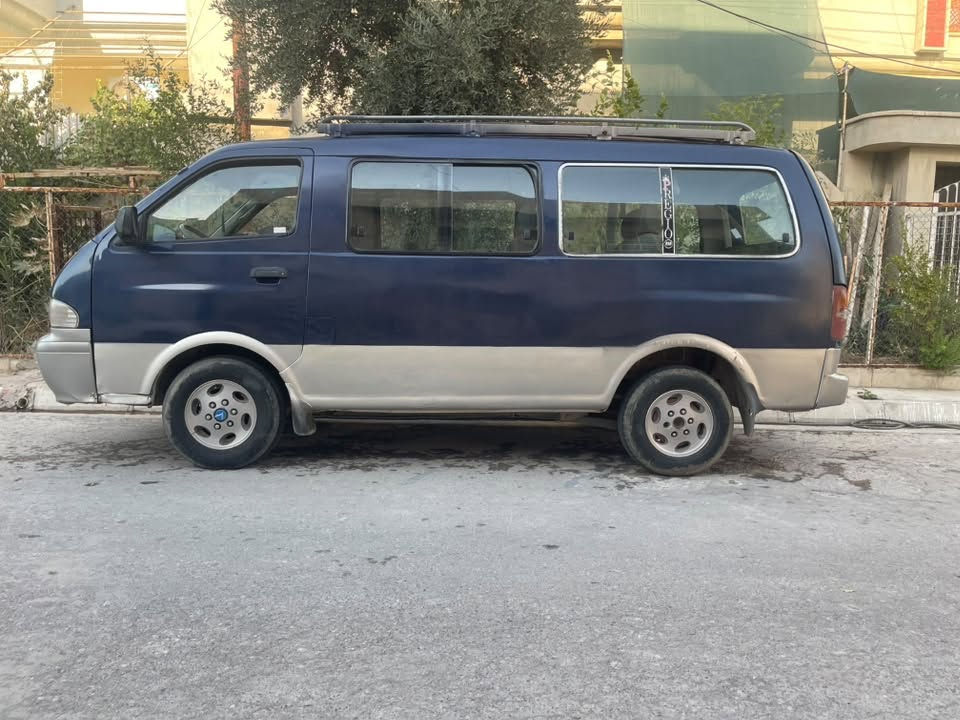 للبيع بريجو موديل 96رقم جديد اليوم حولتها بسمي هزه جديده السياره يعوزها اشويه ترتيب داخلها حيل نضيف كشتات ستاريكس كهربائيات كلها شغاله ***********
