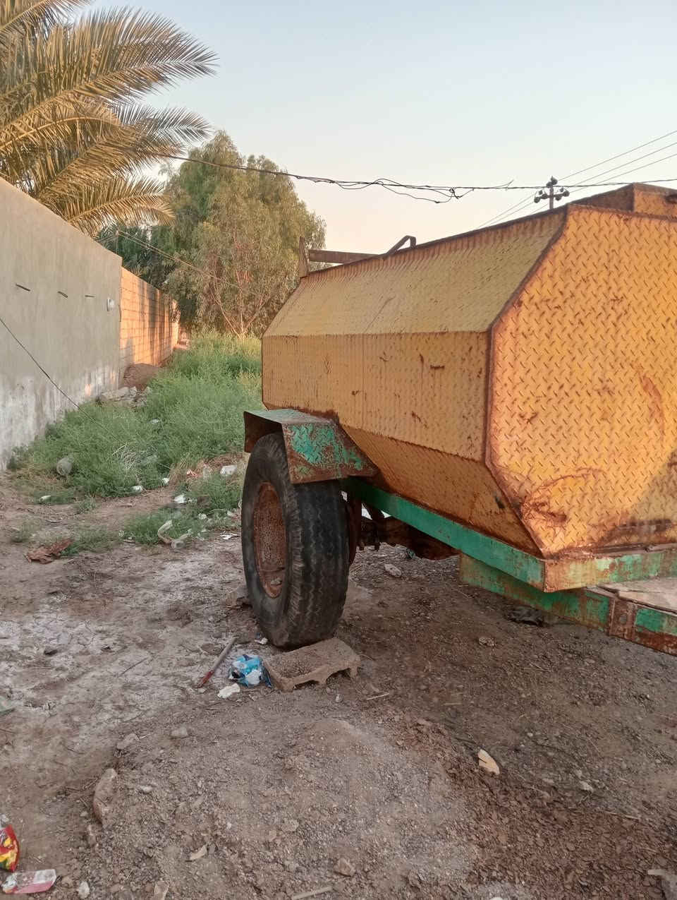 أسلام عليكم ،للبيع مقطورة  سعة 300,لتر مكان ديالى خان بني سعد للستفسار ***********
