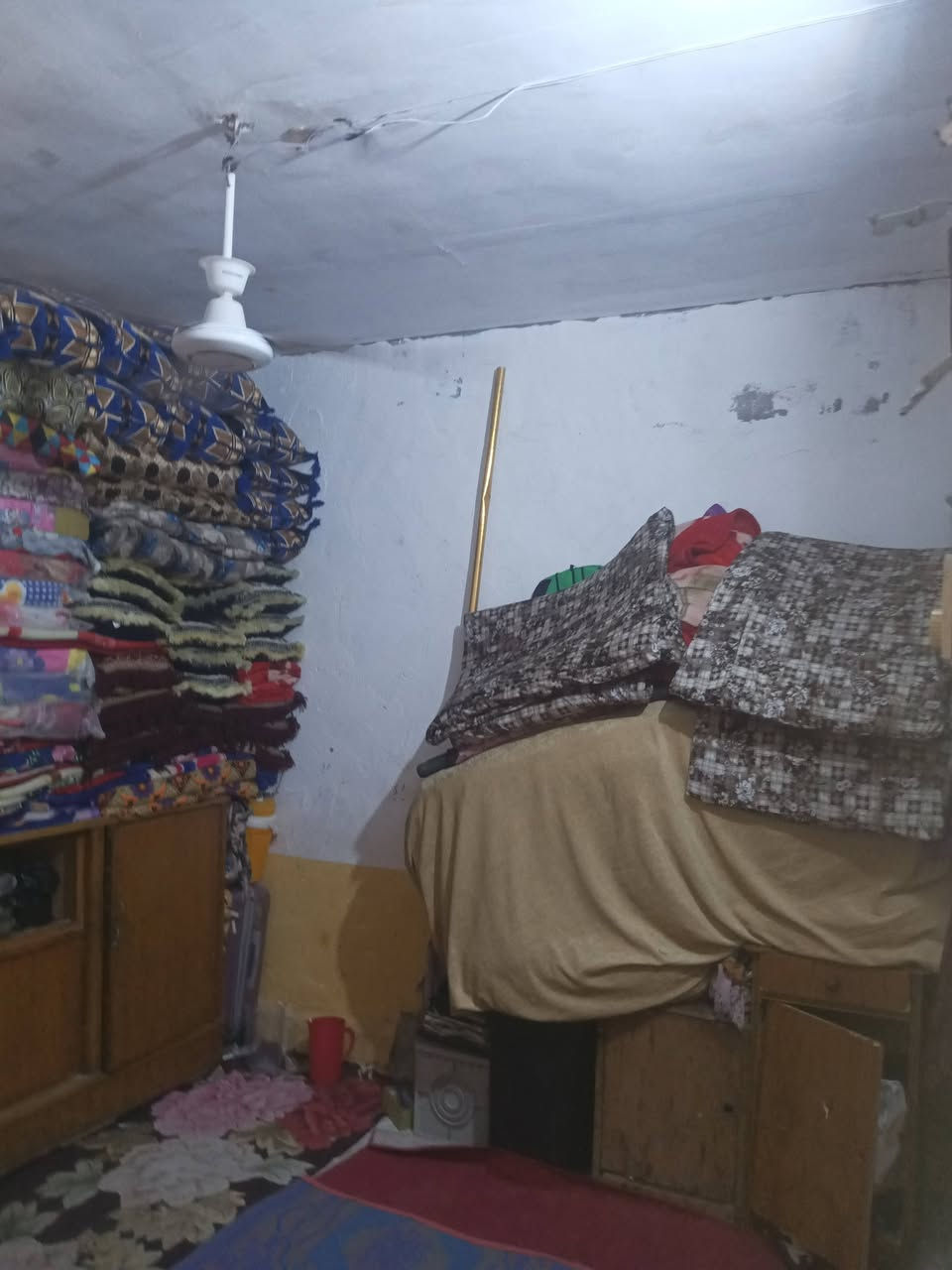 ديت بحي الرحمه قريب عالشارع الجديد 28 وبه مجال المساحته 90 متر***********
