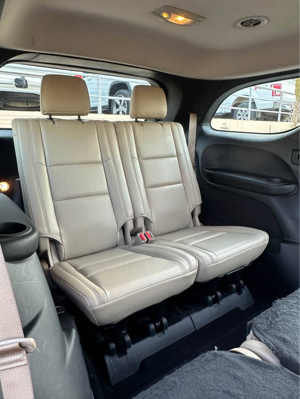 Dodge Durango GT Plus 2020  AWD  ... 3.6liter
سيارة عائلية راقية ٧ راكب

 ملاحضة ⚠️ : سيارة يد واحد من شريكة انطيك بكل ضمانات و بشرط اي فحص يعجبك كفالة عامة 

محرك  : ٦ سلندر تنفس طبيعي ....3.6 liter
قوة حصانية محرك  : 295 حصاتن
تصنيع السيارة  :   وكالة خليجي طلعنا من شركة لحد لان اليد واحد
 ماشي  : ١١٧ الف كيلو متر  
وضع السيارة :  مكفولة كفالة العامة  ...بدون صبغ...بدون رصعة ..بدون تعديل دعامي الي دعامي كفالة علي وضع البيلادي بشرط

مواصفات السيارة  : 
شكل SRT بلادي ....سلايد ....بصمة شغال....داخل بيجي كشنات امامي و خلفي جلد و تدفئة و خزن و كهرباء ... ستنيرن تحكم و تدفئة...شاشة كبيرة تحكم ديجيتال car play و android.... لايت led ... نبريد مركزي ٣ قطع ... نطام قيادة eco + sport .... حساس امامي و خلفي ... كاميرا ..... بصمة ابوب ..... Auto start....گیر اوتوماتيك و عادي ..... padel sheft ....مثبت سرعة .... هوك خلفي 
راديتر كبير مال V8 بلادي وبعد هوايا مواصفات معروفة 

الرقم السيارة : سلیمانیة بأسمي تحويل مباشر 

مكان السيارة : مركز محافظة  السليمانية

سعر مطلوب : ٢٩٣ ورقة مجال السليمانية, العراق
