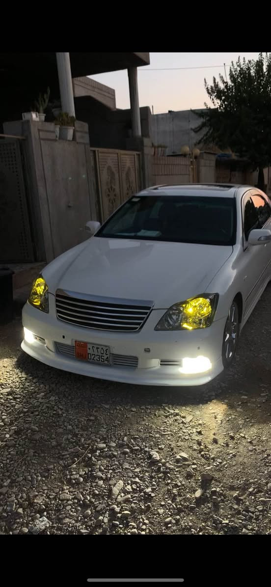بەناوی خوای گەوورە و میهــــرەبان
شاهینە ٢٠٠٨
GRS 184

بـــــــڕاوە

بێ کـــۆد

یەک قەترە بۆیاخی نیە

هەموو گیانی وەک شوشەیە گەردی نییە

نەک دوکەڵ هەڵمی دەمیشی نیە

٤ دەبڵێ لۆک لۆک ڕۆیاڵ

تاقمێ تایە و ویلی دنگەی استیل

کامل تۆمس

صاڵنصای جاسما

یەک چرکەو گەڵایەک ببڕە 

تەنانەت چاڵی سڵایدیشی نییە

سەیارەی وا زۆر زۆر کەم ماوەوتەوە

پێش و دوا حاسە 

جڵد و هیتەر جڵدەکانی وەک شوشە وایە

سڵاید

کامل مکەبەرەی گۆڕاوە

لە دەعامی پێش بۆ دوا هەمووی بەشەرت

نرخ «٦٩» مەجالێ زۆر کەم مەیە بڵێ هەیە بە کەمتر بڕۆ ئەو بکڕە
ژ.م ***********
واتساب
ناونیشان هەڵەبجەی شەهید حلبجة, السليمانية
