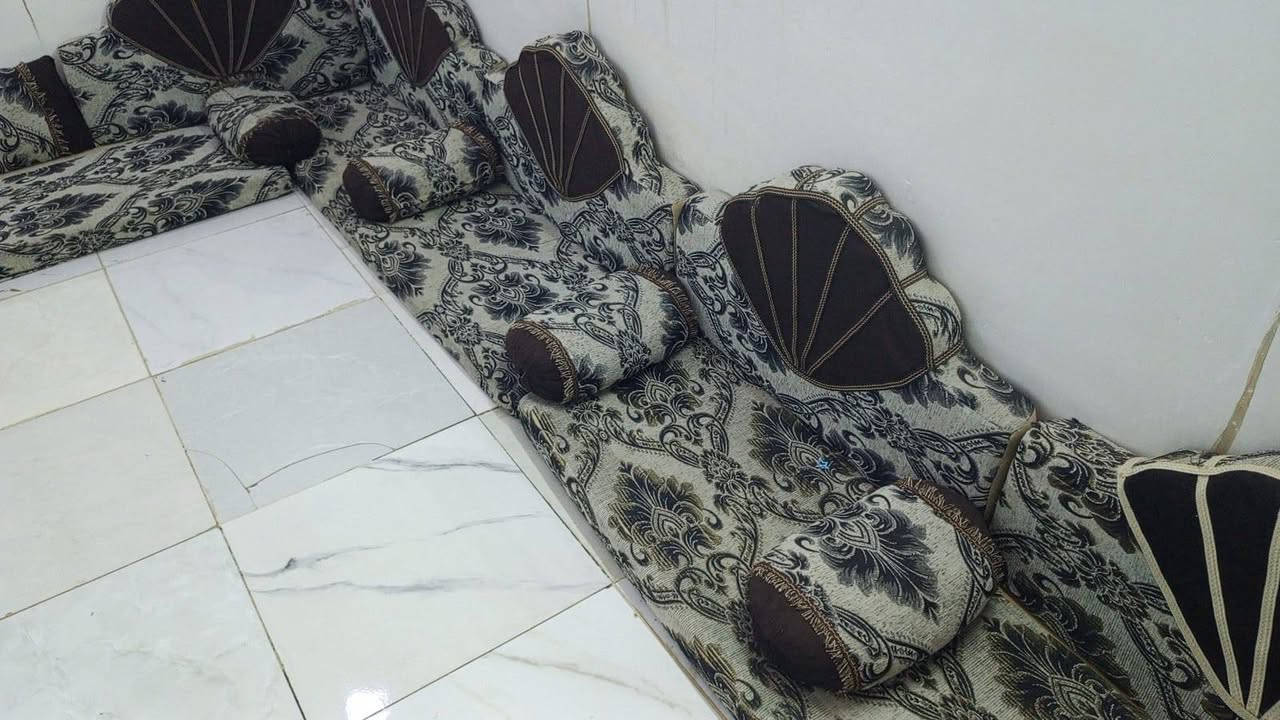 جلسه للبيع نضيفه 125 وبيه مجال العنوان نجف قرب شارع المدينه
