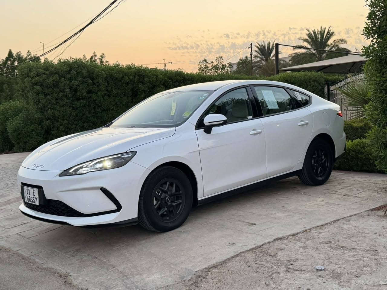 سلام عليكم ورحمه الله وبركاته مرخصت الادمن المحترم BYD2025سيل فايف سياره جديده ماشيه 8000 سعر 19500وبيه مجال مكان السياره بغداد البياع ***********
