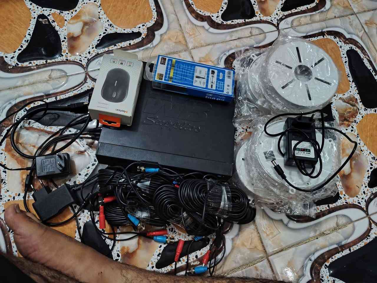 منظومة كامرات كامله  استخدام شهر
7 كامرات 
***********
