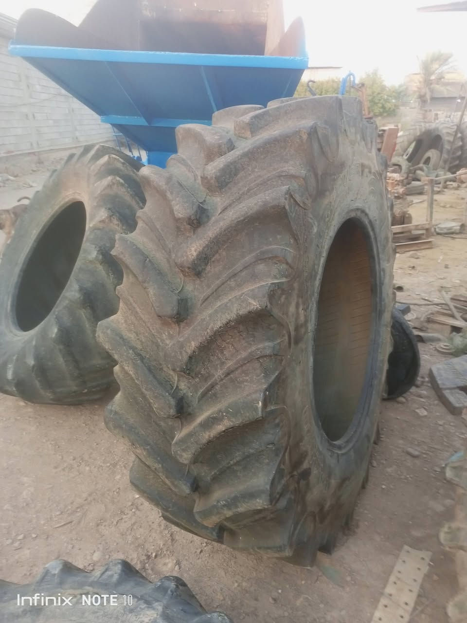 تاير جيد هندي 18*30العنوان واسط الحفريه ***********
