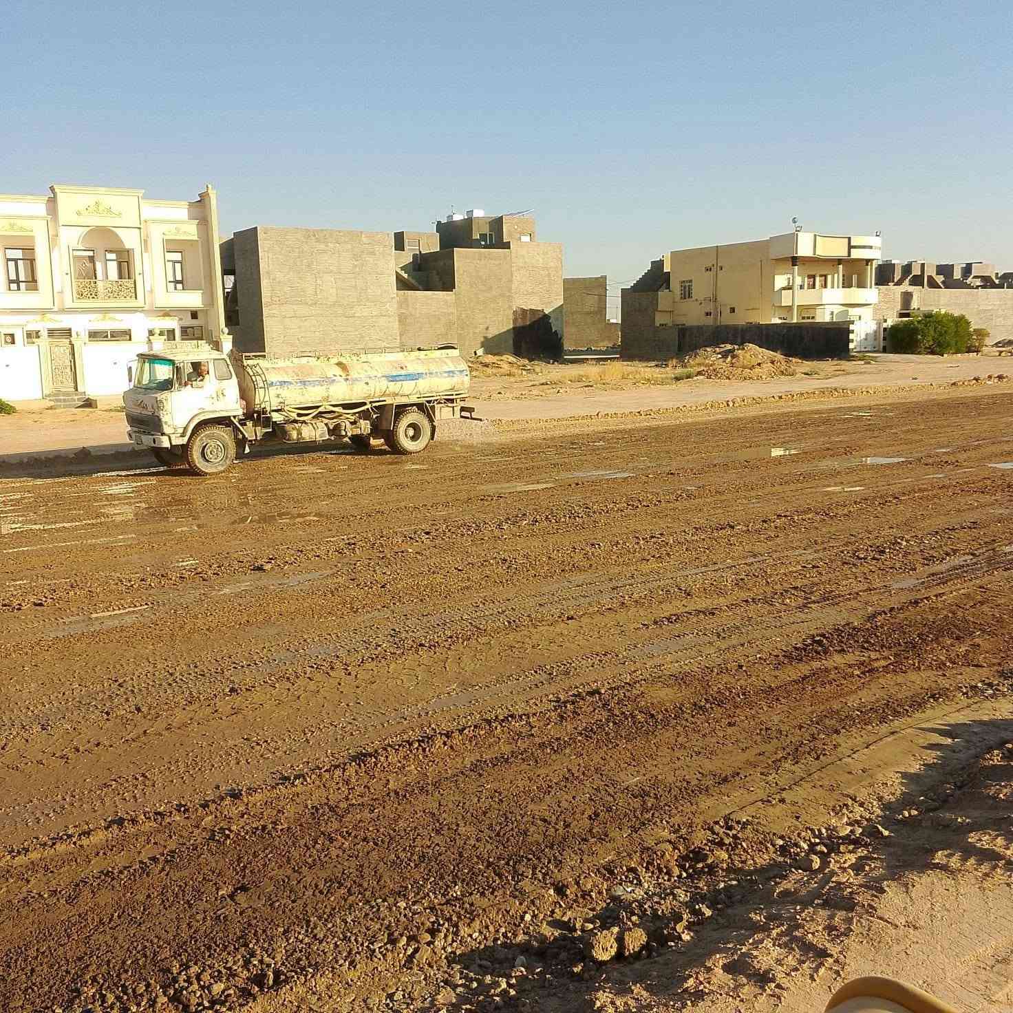 السلام عليكم تم بحمدالله تعالى المباشره بعماره تجاريه في القادسيه جزء من اعمال مكتب امباير للعقار والمقاولات العامه زورونا تجدون مايسركم الديوم شارع ٦٠ مجمع العاصمه مجاور اسواق الزوبعي ٢ الفرع الثاني للاستفسار الاتصال ***********
