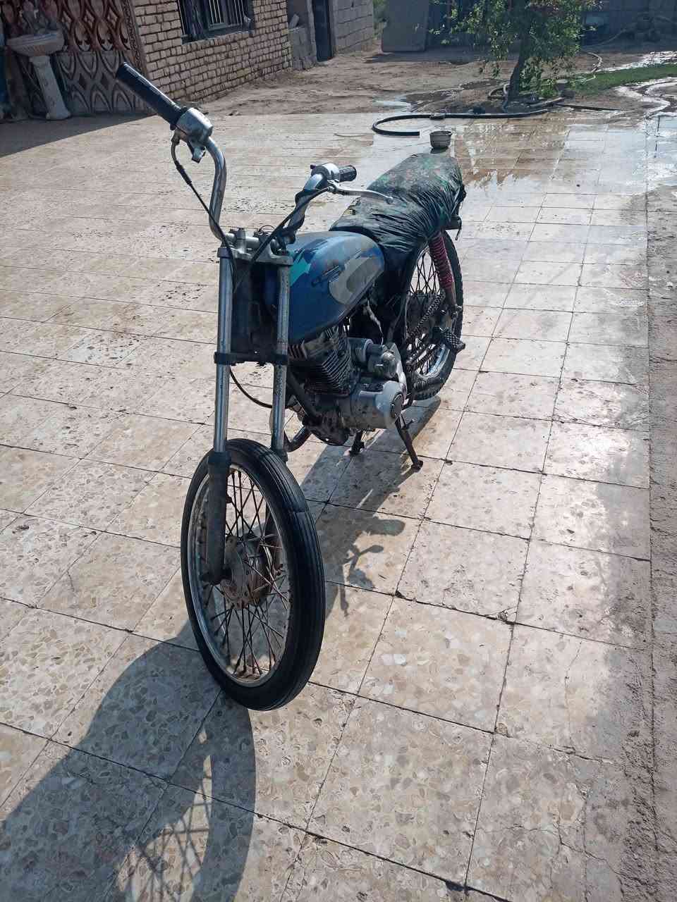 بدون وراق • محرك ما مفتوح • نظيفه