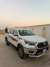 هايلوكس سعودي • ٢٠٢٢ • ماشيه ٩٠ الف
