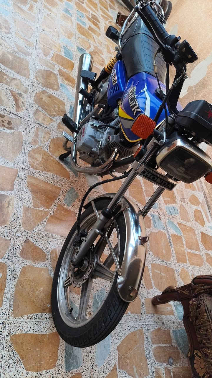 سلام عليكم ماطور للبيع موديل 20اوراقه موجوده مكينه كبس سعر 400وبي مجال شوي ***********
