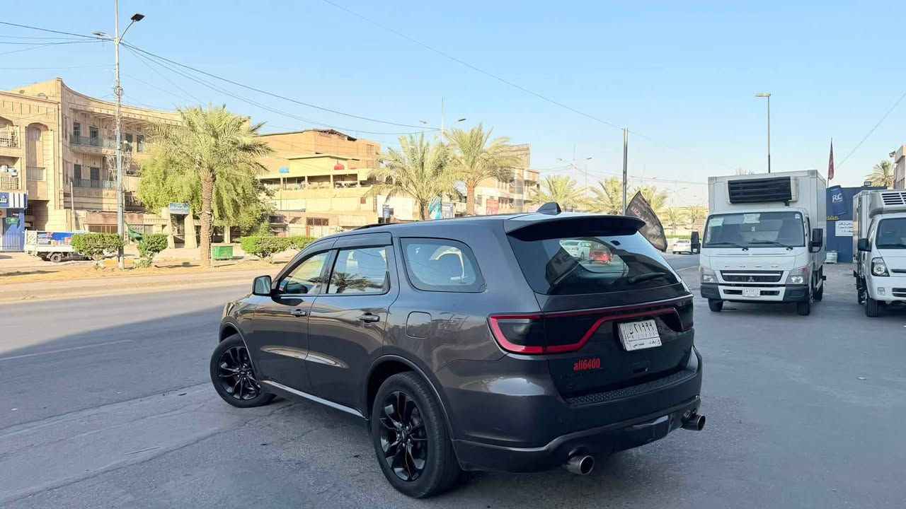 🚗 للبيع دوج دورانكو RT موديل 2021 🔥
▪️ محرك 5.7L HEMI V8 ▪️ اللون: رصاصي ▪️ الممشى: 48 ألف ميل فقط ▪️ برمجة احترافية عند مصطفى إيكل ▪️ بلكات Racing ▪️ تشغيل وأداء ممتاز، السيارة جاهزة وما تحتاج أي صرف.
المواصفات: ✅ تشغيل بصمة 
✅ شاشة كبيرة مع كاميرا خلفية
✅ كراسي جلد احمر 
✅ تدفئة وتبريد للمقاعد الأمامية و تدفئة للمقاعد الخلفية
✅ مقود مدفأ مع تحكم كامل
✅ فتحة سقف
✅ دفع رباعي (Four-Wheel Drive)
✅ شفتات ستيرن
✅ حساسات وكاميرا رجوع
✅ برمجه طلقات ببكورن فصله
الملاحظات.
جاملغ خلفي (جهة الصدر) مصبوغ.
بدون إيرباك.
بدون شاصي.
عليها دبات سكات باك والدبات الاصلية موجودة 
صور حادث موجوده بل منشور 
العنوان : بغداد / حي جميلة
للتواصل : ***********
السعر : 290 و بيهه مجال بسيط

نص مكتوب في الصور:
- ali6400