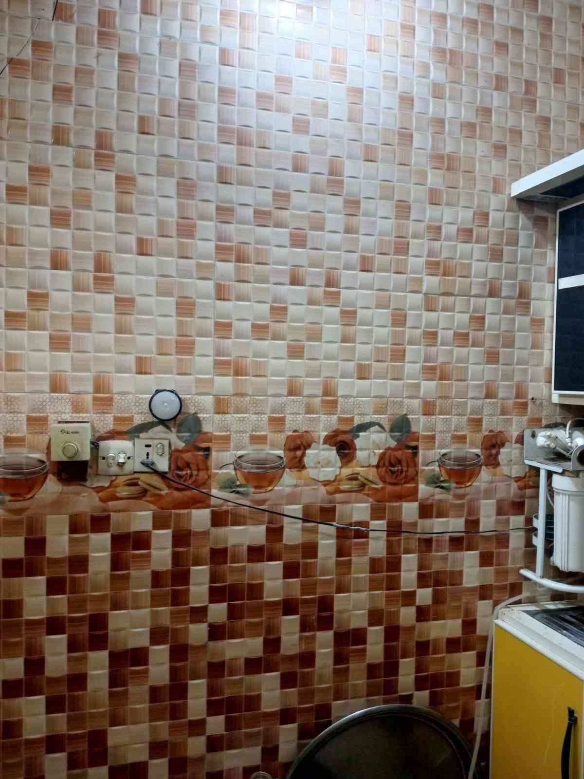 السلام عليكم بيت للبيع طابو صرف مساحته 104متر مربع واجه بناء طابوگ السطح شتايگر الأرضيه كاشي خدمات كامله كهرباء ماء مجاري تبليط بالباب كابل ضوئي مدارس قريبه كلش عليه تبعد عن البيت 200متر منطقه مخدومه من كل النواحي مكان البيت ديوانية حي الصدر الثالث السعر ***********
