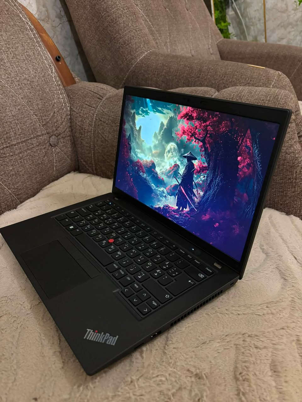 🔥 لابتوب الأداء والأناقة | Lenovo ThinkPad L14 - جيل 12 🔥
جهاز حديث، مرتب، وبحالة أخو الجديد (فول نظافة مع الكرتون الأصلي)، مناسب جداً للاستخدام اليومي، الدراسة، العمل المكتبي، والتطبيقات البرمجية بكفاءة عالية.
💻 المواصفات التقنية:
 المعالج: Intel Core i7 - الجيل الثاني عشر (12th Gen) القوي والسريع.
 الرام: 8 جيجابايت DDR4 (قابل للتوسعة).
 التخزين: 256 جيجابايت SSD NVMe بسرعة فائقة جداً في نقل البيانات وإقلاع النظام.
 الشاشة: قياس 14 بوصة بتصميم عصري بدون حواف تمنحك رؤية واسعة ومريحة.
 البطارية: بطارية ليثيوم بحالة ممتازة تدوم طويلاً.
 الشحن: يدعم الشحن السريع الحديث بـ تايب سي (Type-C) أصلي.
✨ مميزات إضافية:
 النظافة: الجهاز نظيف جداً وخالي من أي عيوب،
 التصميم: هيكل حديث، أنيق، وعملي يتحمل الاستخدام المتواصل.
السعر :500 الف دينار عراقي 
*********** موجود واتساب
