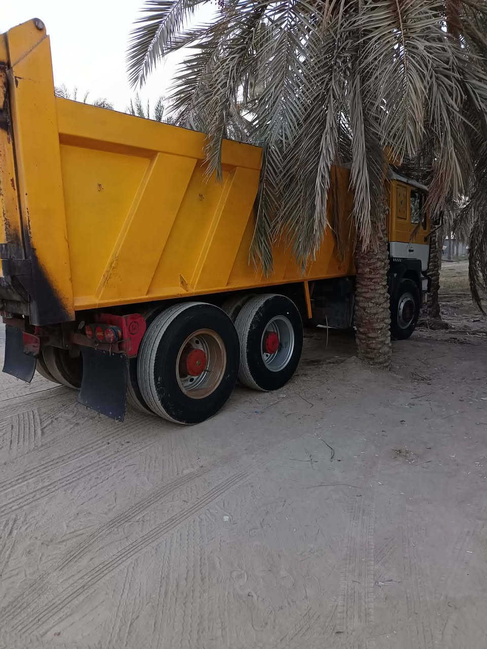 لبيع مان موديل 92شاصي مكفول 80محرك 130كير130مكان بابل ***********
