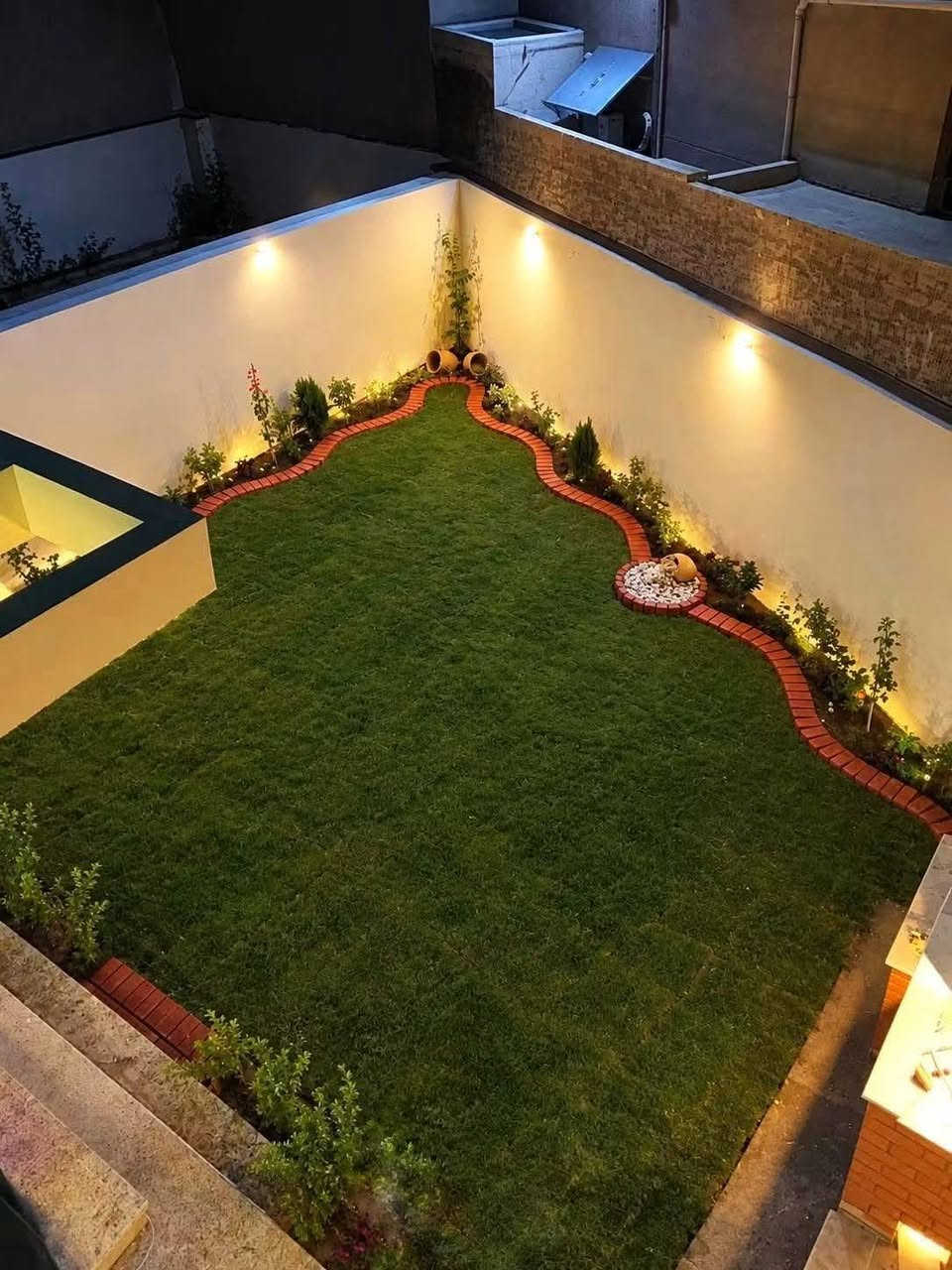 أهل كربلاء
حديقتك تعبانة وتريد ترتبها؟
نصمملك حديقة - ثيل أخضر - أشجار - نافورة - إنا
