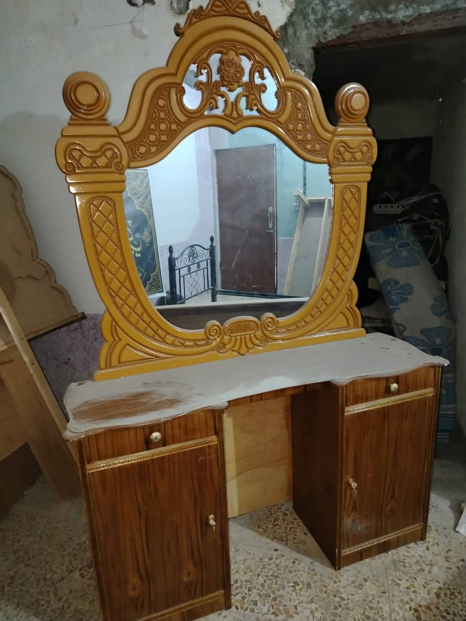 غرفه اخشاب للبيع جديده ما مشدوده ابد للبيع سعر 1000مليون اتصال على هذا الرقم *********** المكان النجف كوفه ناحية العباسيه منطقة الوهابي
