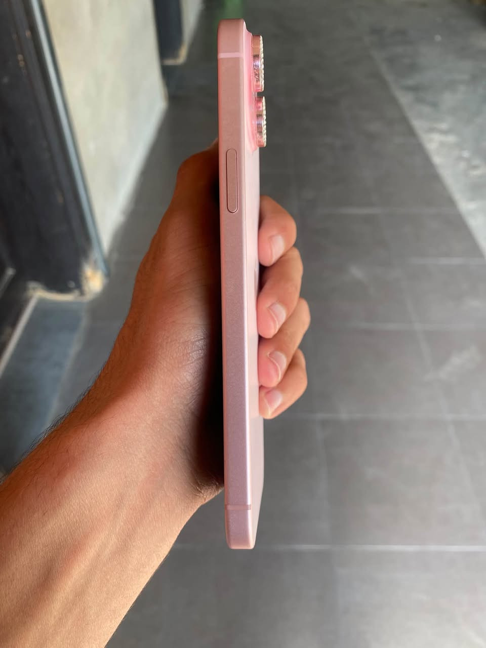 ايفون 15 plus ￼/ لون وردي 🩷
 
ذاكره 256 / بطاريه 🔋 87 

نضافه المبايل 100‎%‎

السعر / 750 

العنوان / بغداد البلديات 

*********** واتساب فقط
