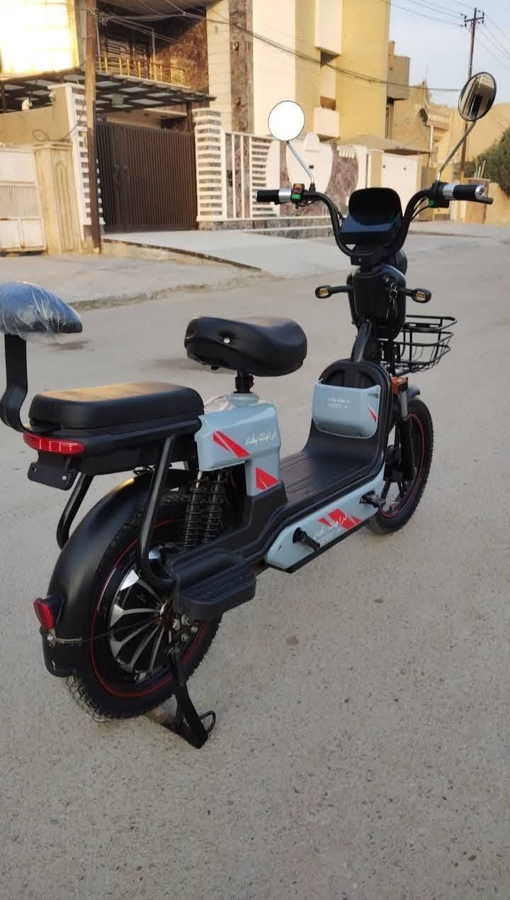 دراجه شحن للبيع جاهزه بطاريات جدد عدد 5 حجم 20 السعر 350 للاستفسار الاتصال على الرقم ***********
