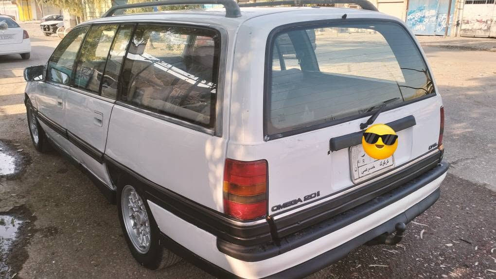 سلام عليكم اوميكا 1991 سعر 28 بدون ضرر بدون خياس بطاقة بنزين موجود *********** كركوك, العراق

