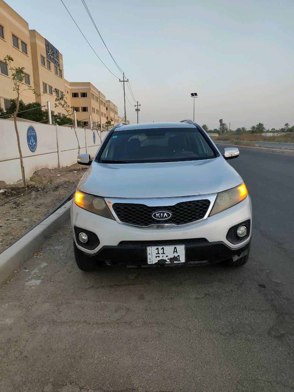 سورنتو ١١ فول عدا فتحه 
صبغ بنيد وباب وره سايق وشرط بدون دواخل وحتى بدون ايرباك
مكينة V6 3.5 مرغوب
مكينه مفتوح كير عالشركة شرط التراي والفحص بيها سونار تريد تاخذ سونار بكيفك بعد
رقم بغداد باسمي رقم وهزة جديد بس تحول كبل 
*********** واتساب
السعر مناسب ١١٨ وبيها مجال