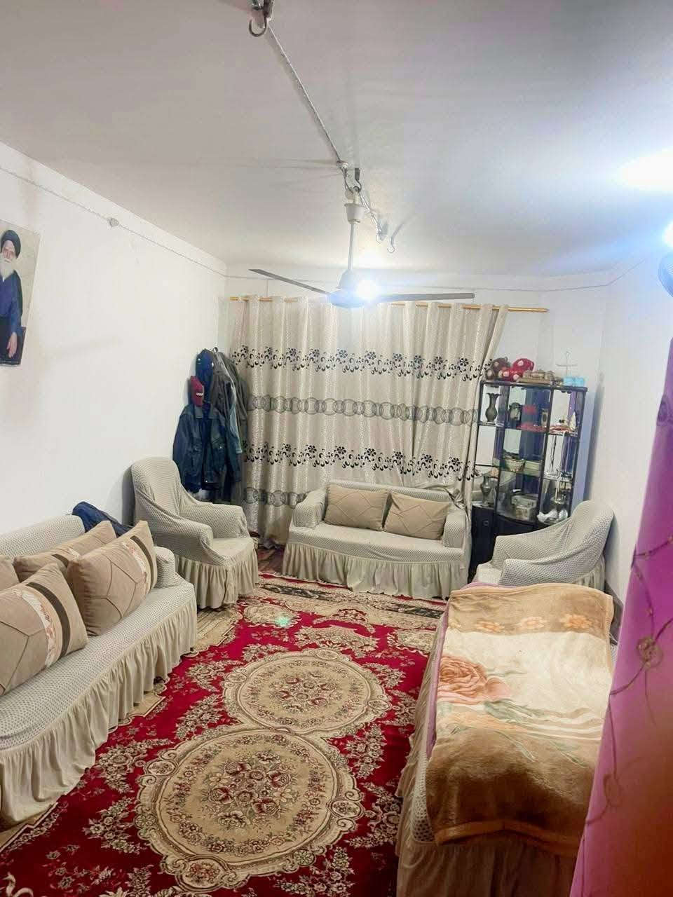 سارع بالشراء. بيع مستعجل 

250متر.   38مليون.     دار سكني 

دار للبيع. 250متر.  تجعيب بناء بطابوك  السقف عكاده تشاريف طامل جاهز. شارع 12متر.   عنوان الدار النجف الاشرف كوفه براكيه شارع سيد حبيب قرب حسينيه ابا الفضل الله. خلف مدرسه الشهيد علي الرماحي      للاستفسار الاتصال او مراجعه مكتب القمه للعقار البراكيه شارع المعمل قرب شارع المطار القديم مجاور صيدليه بلال مقابل صيدليه زحل قرب سوك 
***********
***********
