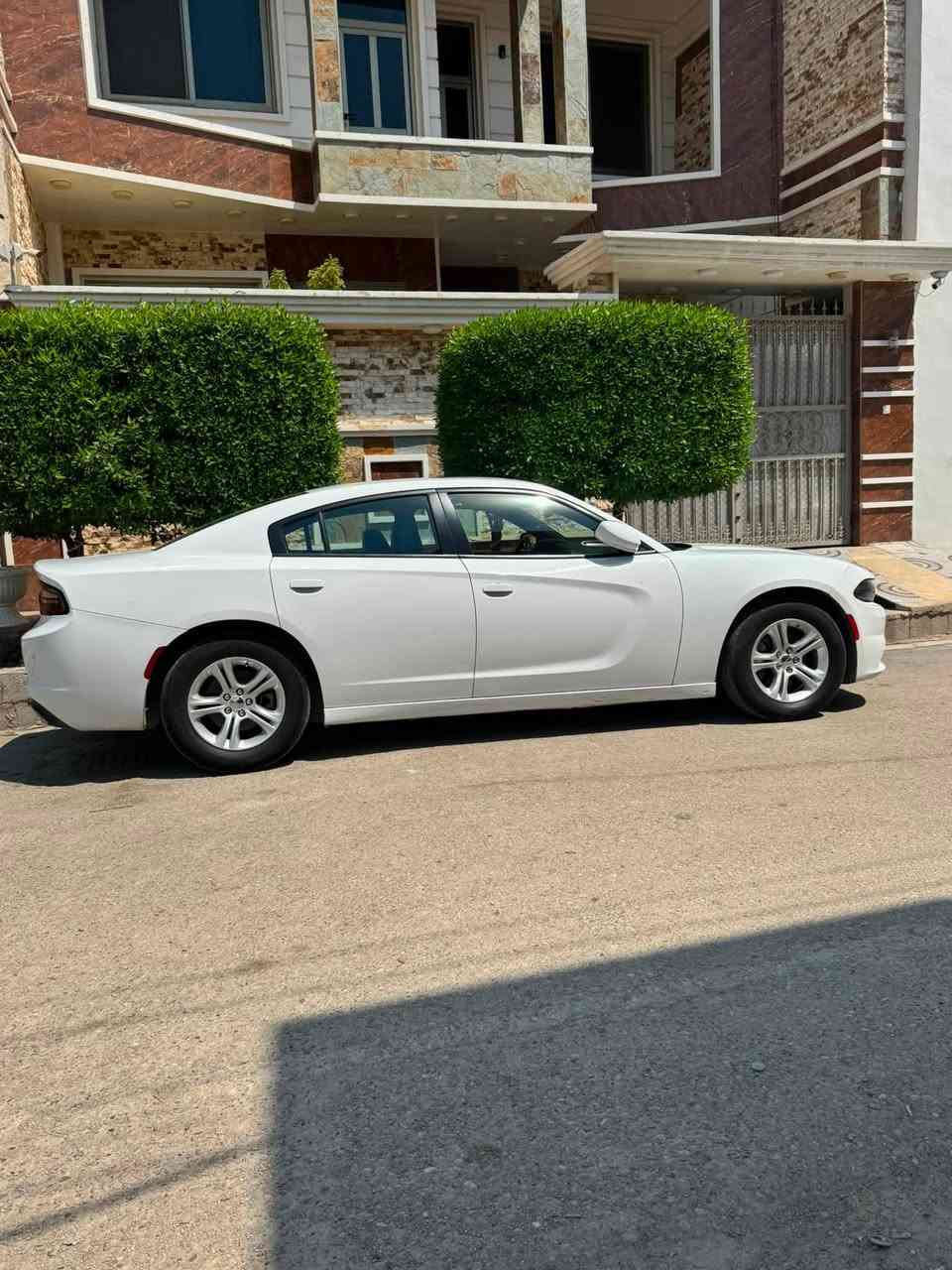 للبيع او الامراوس
السعر 195
للاستفسار 
***********
جارجر 2022 
Sxt بلاص 
فوول مواصفات 
فتحه سلايد 
كشنات جلد كهربائي 
تدفئه تبريد ب الكشنات 
تخم تاير جديد صدر جديد 
حادثها جامرلغ وبنيد والسونار مرفق ب المنشور

مكان السياره ديالى بعقوبة
