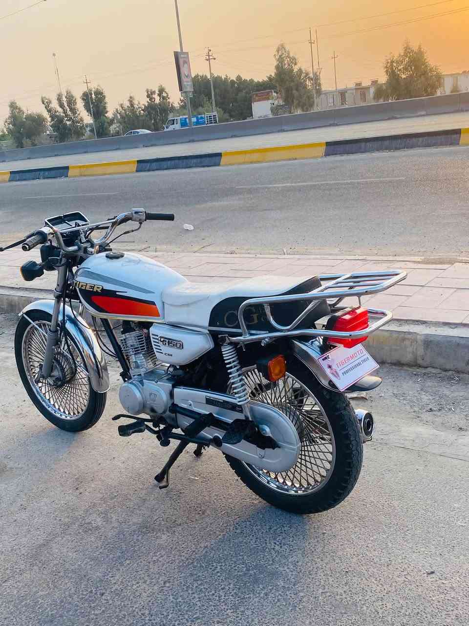 للبيع اوراق سكنر مديل 2020 بيه خيط بخار قليل كلش دراجه حلوه ونضيفه كلشي معايزه
هندر واحد تشتغل كهربائيات كله شغاله 
سعر 450وبيه مجال مكاني نجف ستفسار خاص وهاذا رقمي ***********
