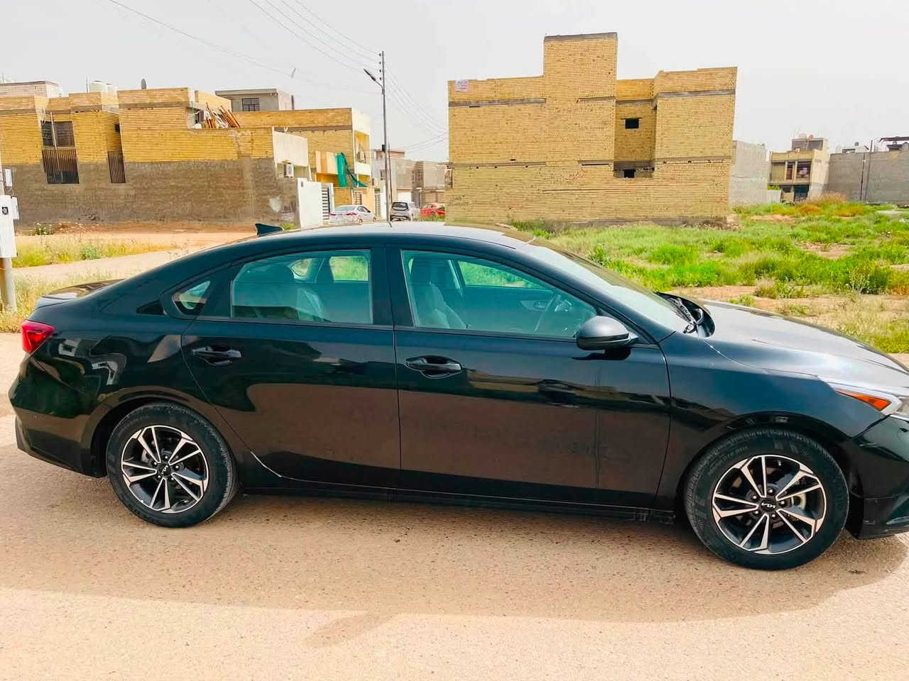 السلام عليكم 🌹
كيا فورتي 2024 🇺🇸 وارد أمريكي

📍 رقم أربيل باسمي  (وكالة أو تحويل مضمون)

📸 صور التقرير مرفقة – حادث خفيف بدون دواخل 

المواصفات:

✅ محرك 2000 CC (دوش)

✅ شاشة كبيرة

✅ كاميرا دوارة

✅ رادار تعديل المسار

✅ أوتو بريك (فرملة طوارئ)

✅ إشارات بالمرايا

✅ رادار جانبي

✅ Drive Mode

✅ تحكم بالستيرن

✅ كروز كنترول

✅ مانع انزلاق

✅ بلوتوث

✅ AUX

✅ USB

📍 الموقع: بغداد الدوره 

📞 للتواصل والاستفسار: السعر ١٤٠ وبيها مجال 

***********
