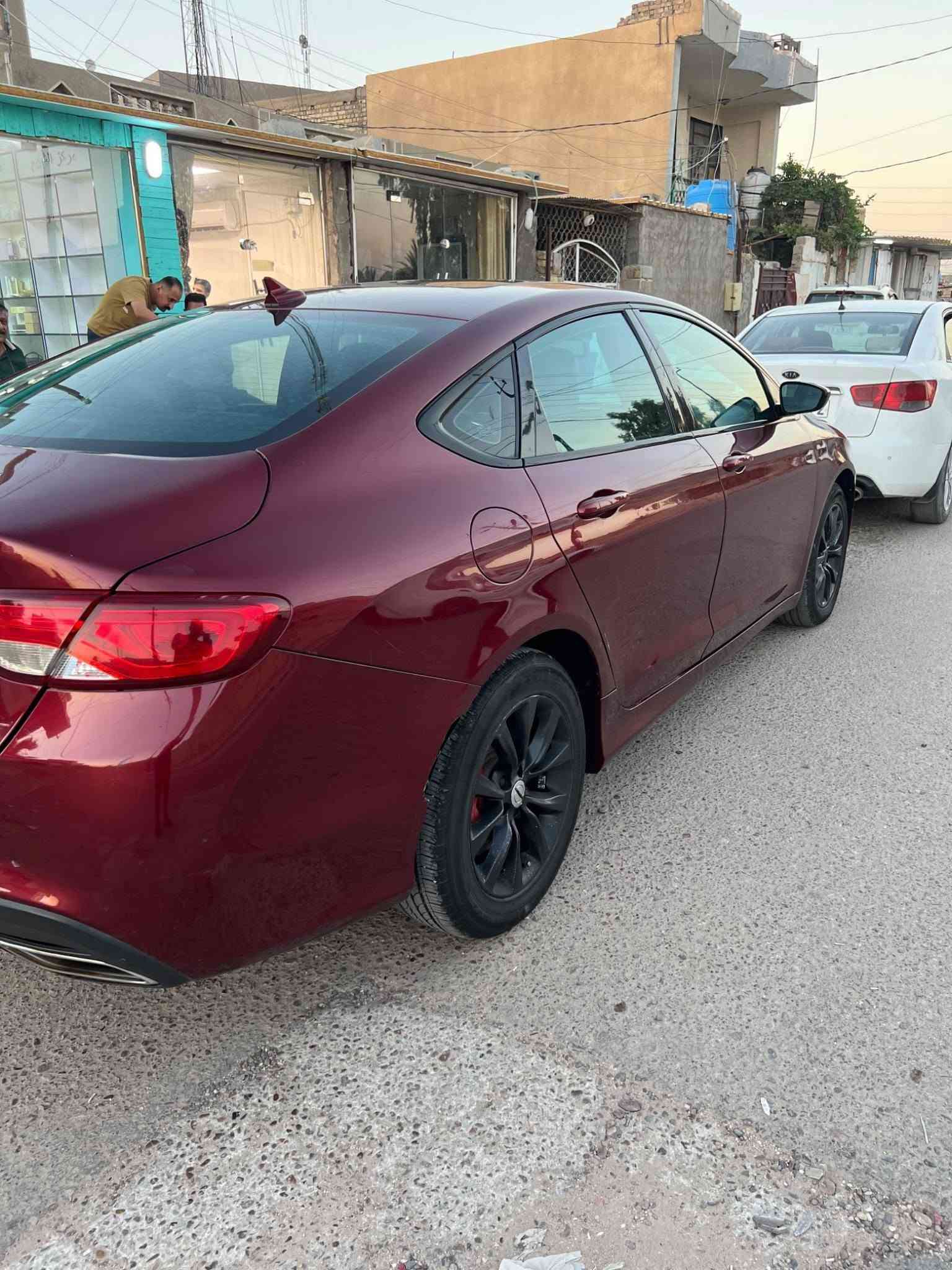 سلام عليكم C200 بلاتنيوم
مديل 2015 سياره محرك ٦ سلندر  جديده بدون نقص برغي تخم تاير منضومه تبريد جديده منضومت بانزين كلها جديده لوك بلكات نوزلات مجاول قايش قاعده فيت بم مضومت مي جديده راديترات مي زيتي 
سياره بدون نقص ضربتها جاملغات وبنيد نفسهن مصلحات بدون دواخل عنواني بغداد 
السعر ٩٥ بيها مجال قليل سياره كلها جديده فول موصفات لا تقارنها بل مهجومات 
*********** متواجد عل فيس
