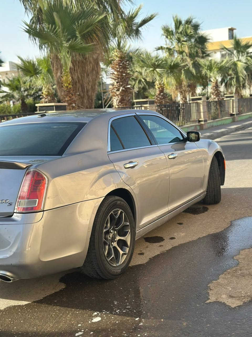 السلام عليكم
اوباما S300 ادوات ادوات 

موديل 14 محدث 21 

محرك شرط (3600)

كير شرط ( كير طياره )

تدفئه تبريد 

تحكمات سترين 

فول 1/1 

السياره جديدة احلى من الصور  

السعر (58) وبيها مجال قليل 

هاتف 

***********
