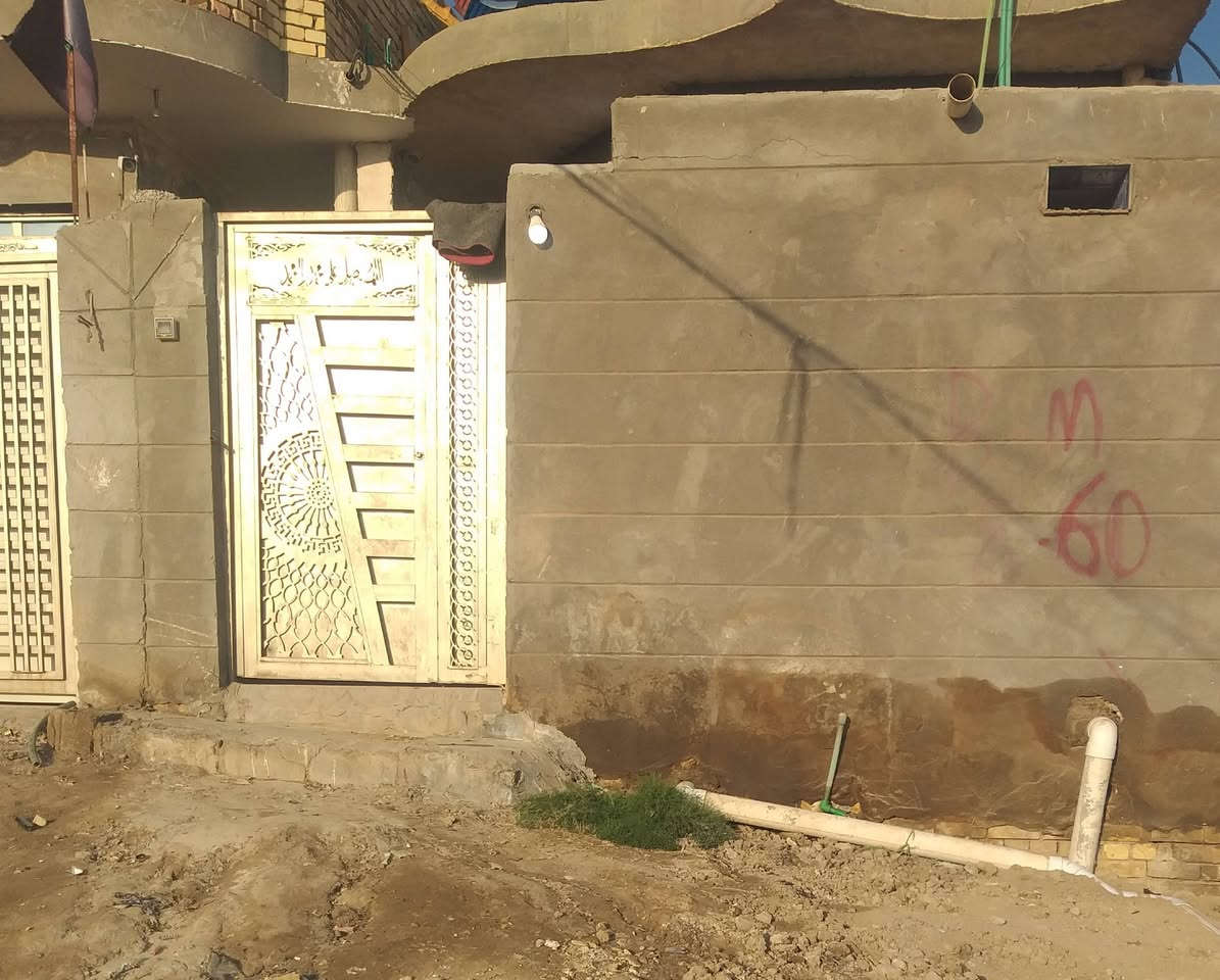 بيت للبيع حي الجامعه م١٠٠ طولاني على ساحه قرب المدرسه الصنيه اتصل ***********
