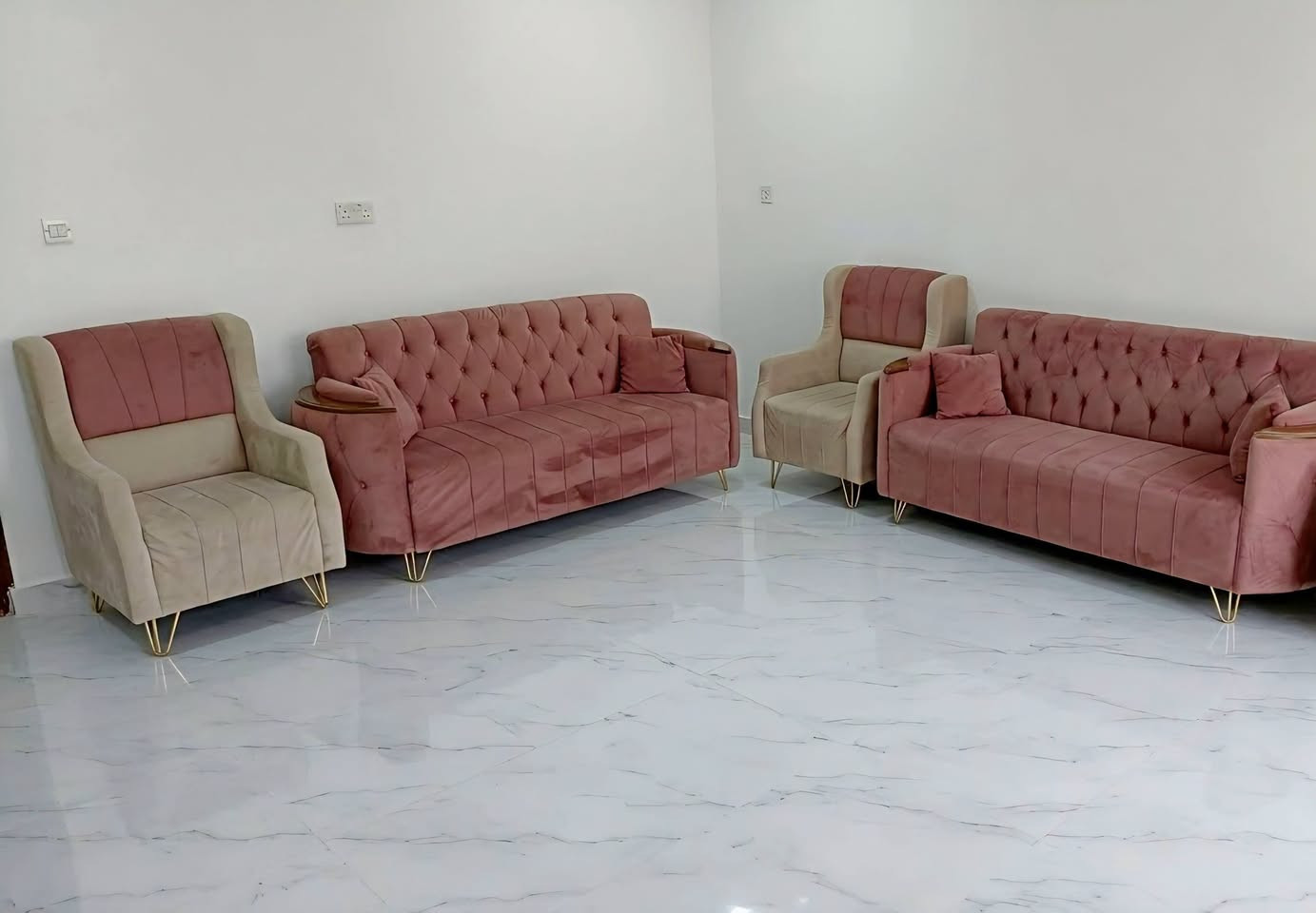 طقم كنبات • مستخدم نظيف • الكوت