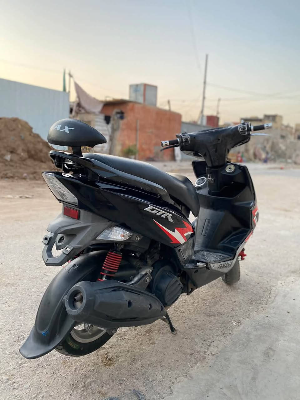 سلام عليكم 
دراجه جيتي ار حديث طلاعات للبيع. الدراجه نصبتها حلوه بالشارع. شلعه ومعدل حلو. كفراتها بلاديه. مكينه مكفوله من التبخير والتنقيص والنضوح. السعر ٨٠٠ وبيها مجال للشراي. المكان بغداد حسينيه الراشديه.للستفسار على رقم ***********
