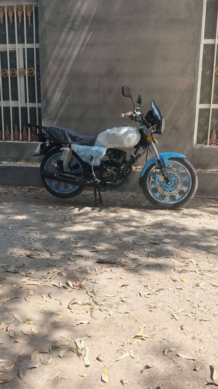 السعر $مليون و200وبيهه مجال اليجي بي خير ويتدلل
سلامن عليكم من رخصت الجميع وتحياتي الكم دراجه سونك موديل 2027صارلهه يومين طالعه من الوكيل عله وضع الشركه  اوراق سكنر اصوليات مال وكيل كامله دراجه وضع شركه تنبيه صارلهه يومين مستعجل عله بيعتهه لءن حتاجيت دراجه مكانهه نجف قضاء المشخاب فيس مامتوفر هاذ واتساب اوبس ترمشلي اتصل عليك👈🏻 ***********
