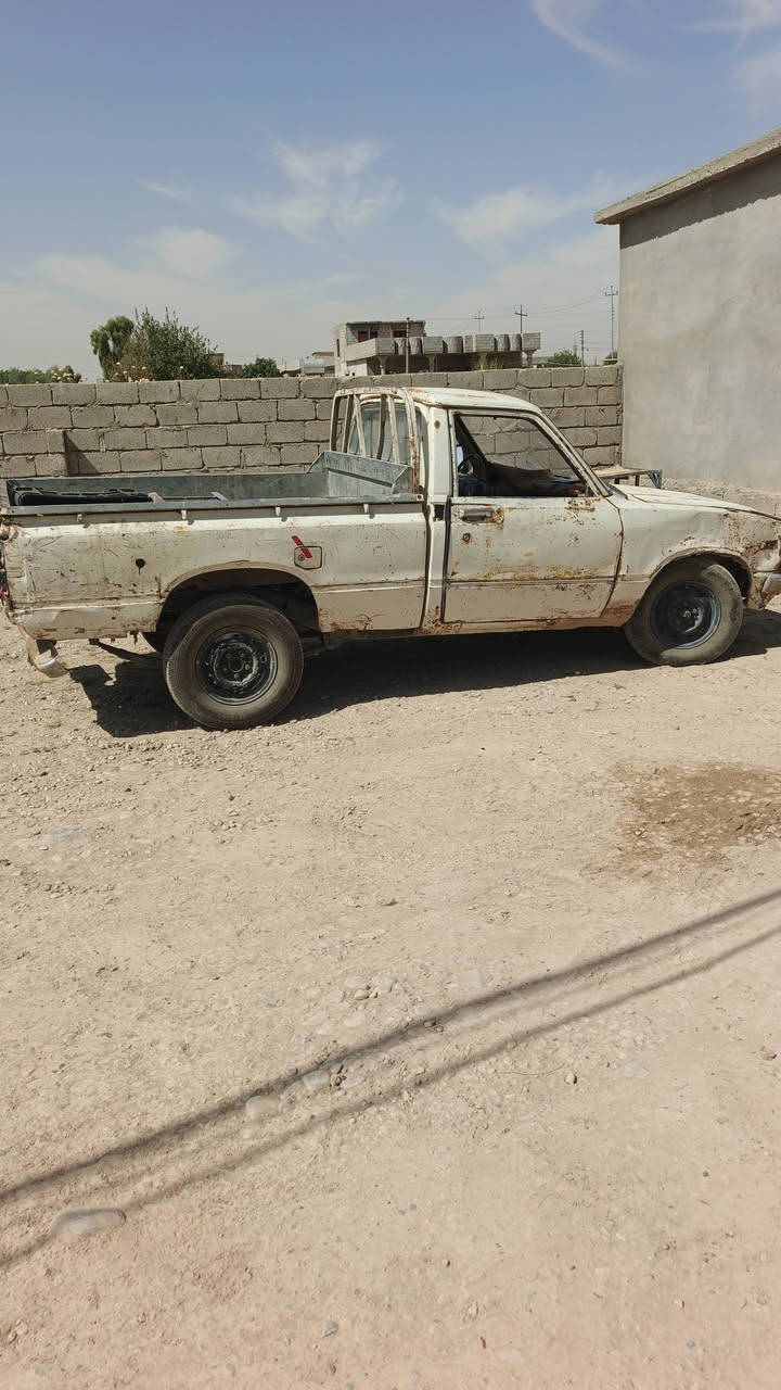 بيكم  80محرك كير كسن شرط طخم تواير جديد رقم نينوى  السعر 12ورقة  عنوان الكسك  رقم الموبايل  ***********
