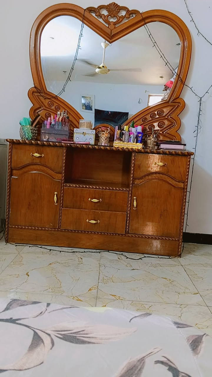غرفه اخشاب 6ملحق نظيفه كلش مصارلي اهواي من ماخذه مكاني شهداء البياع ***********
