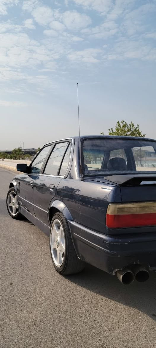 BMW 316i
بي ام دبليو زعره موديل 1991 مكينة أربعه سلندر 
كير عادي  رقم انكليزي بأسمي تحويل مباشر  سنوية لل 2029   مكان السياره  ناصرية مركز 

السعر 29  

للتواصل على الرقم
 ***********
