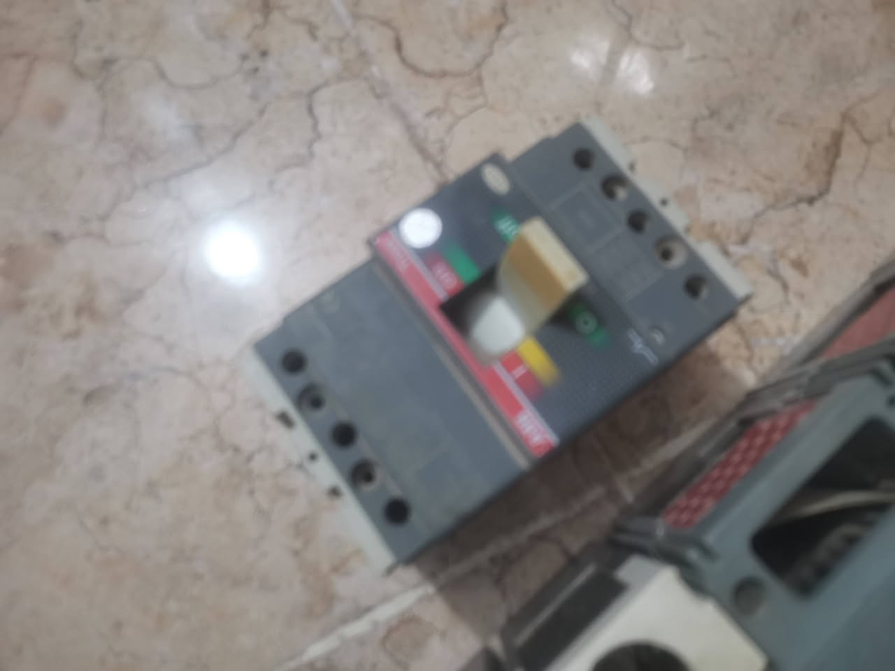 قواطع شغاله لبيع
