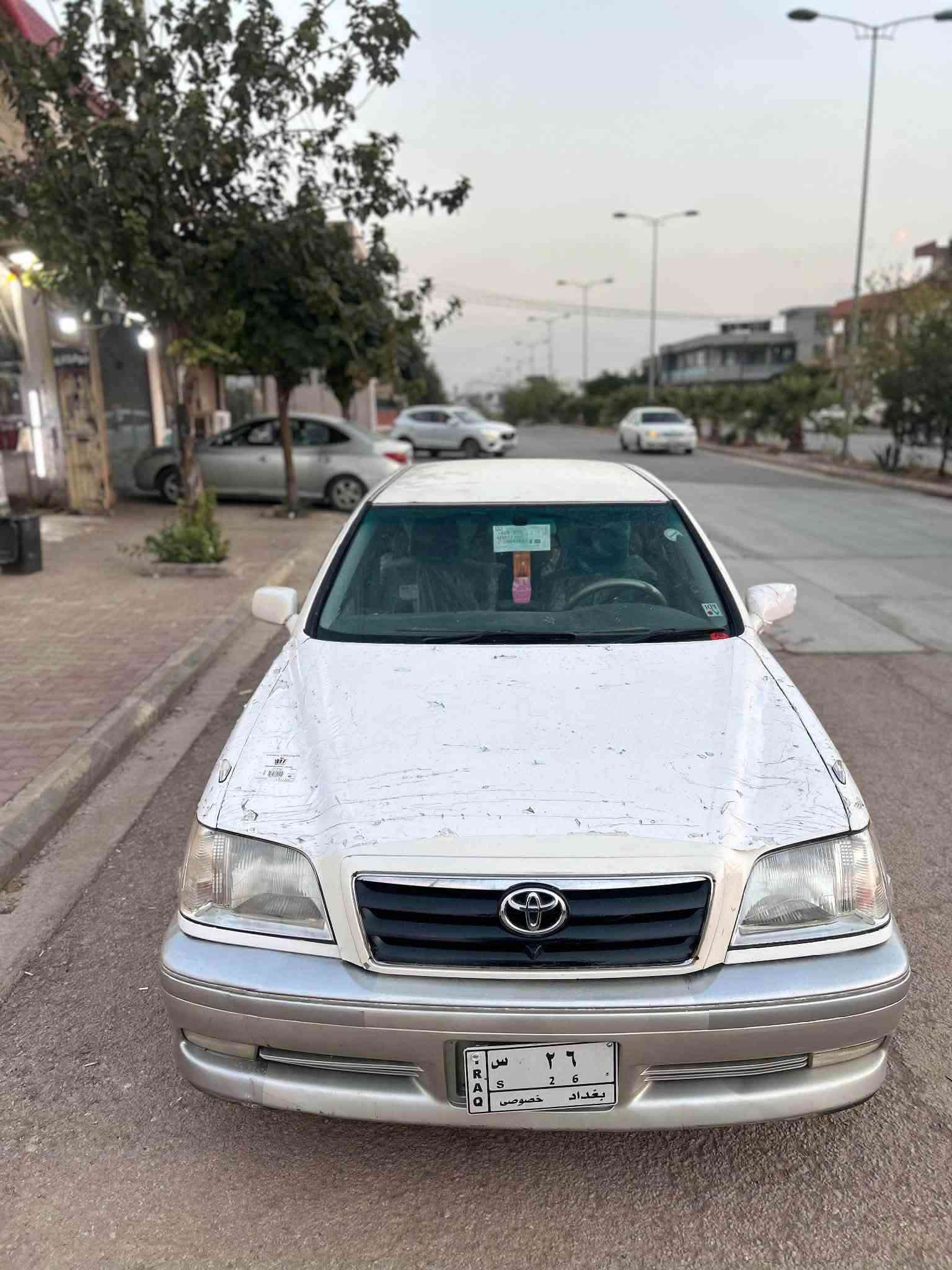 ٢٠٠٢ • أبيض لؤلؤي • مقاعد كهربائية