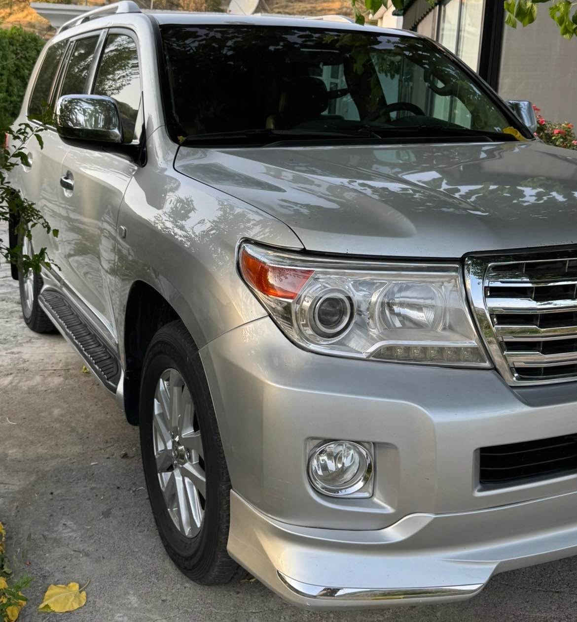 toyota land cruiser 
تۆیۆتالاندکروزی مواسفات لێگزز VXR ٨ پستۆن مۆدێل ٢٠٠٩ سیارەکە کوێتیە مەنەفێست ئەسلی لەگەلە کێشەی مەدەنی بەشەرت ،رەسمی سۆنەرم دناوە ٢ پارچەی بۆیاغە بێ داخلی مەکینەی بەشەرت ٢٣٢ هەزار رۆشتوە نرخی ١٨٨ وەرەق 
*********** أربيل, العراق
