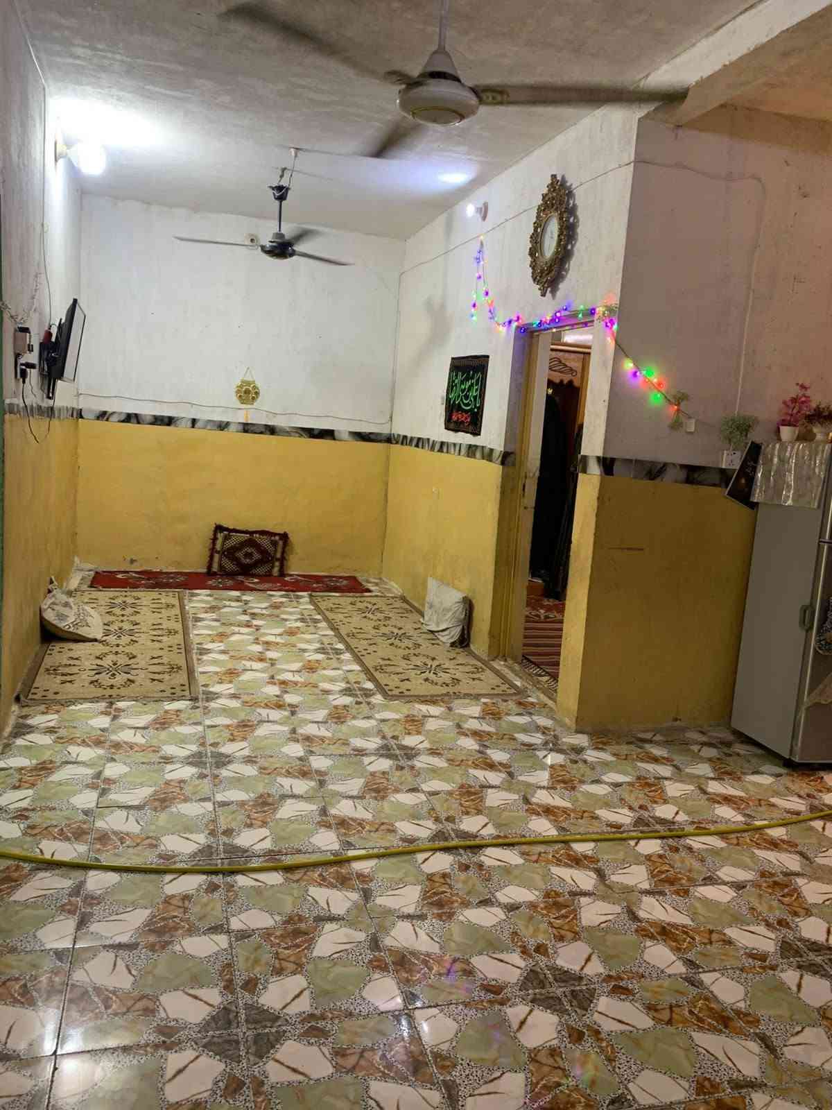 بيت للبيع سعر مناسب 28 مليون مع المجال المكان كوفه براكيه خلف مدرسه الازدهار يبعد عن الشارع 500 متر متوفر جميع الخدمات مساحه البيت 150 متر يحتوي على غرفتين نوم وصاله واستقبال ومطبخ وصيحات خارجية وداخلية أساس تجعيب بناء بلوك والسقف عكاده بيت جاهز كبل جيب غراضك وتكعد الشراي بخدمته *********** اتصل واتساب هم موجود وخاص
