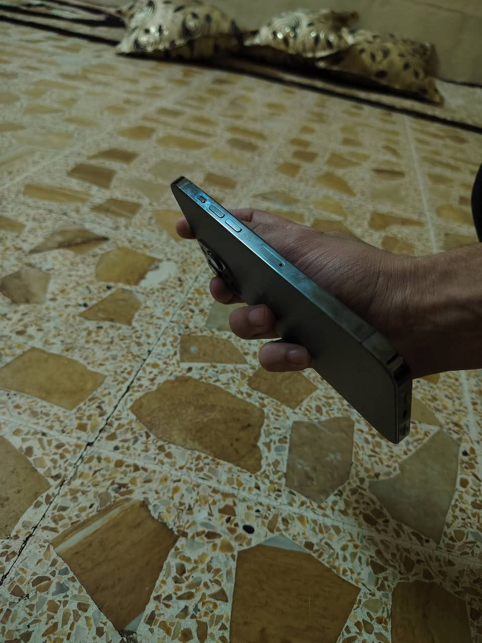 السلام عليكم ايفون 12 pro max
الجهاز لك شرط النضافة مبدل شاشة أصلية شرط وبطارية أصلية شرط 100 ذاكرة 128 تك سيم فيس اي دي واقف
السعر 330 وبيه مجال بسيط مكاني الموصل الايمن واتساب ***********
