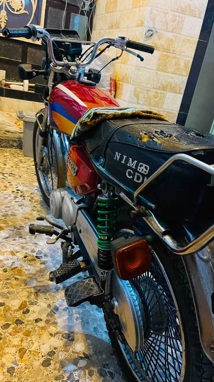 اربعه كير للبيع اوراق مديل ١٩ مكينه مفتوحه ولفات وجبن 
كهربائيات كلهه شغاله ب٤٥٠ وبيهه مجال حك الجيه رقم الهاتف للاتصال ***********
